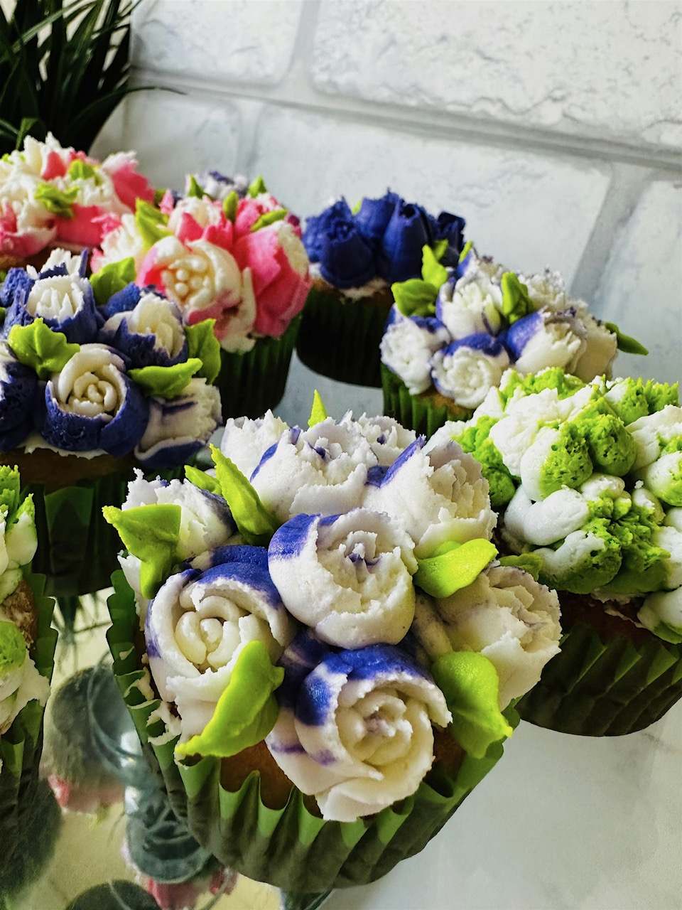 Bloom & Frost: A Summer Floral Cupcake Decorating Experience