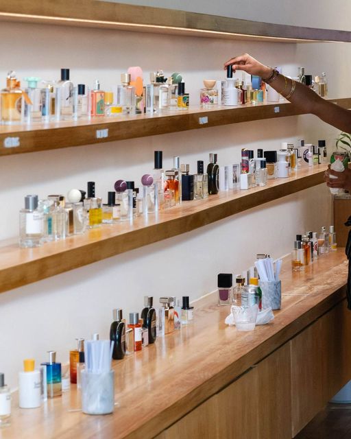 shelf at arielle shoshanna