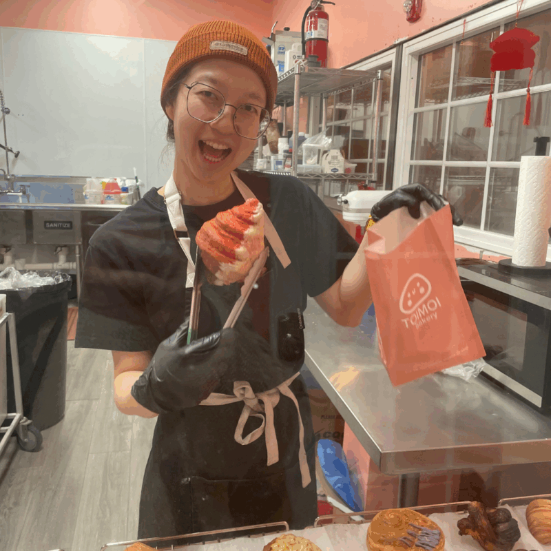 chef annie of toi moi in her bakery