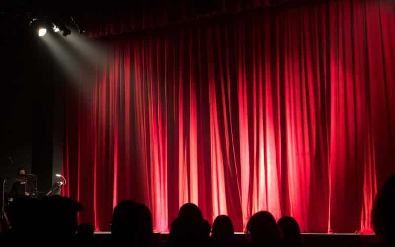 red curtain stage